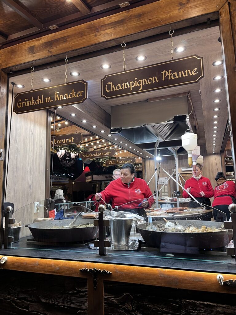 クリスマスマーケットの屋台