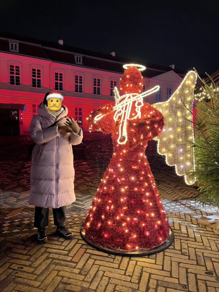 ヴァイオリンを弾く天使のオブジェ