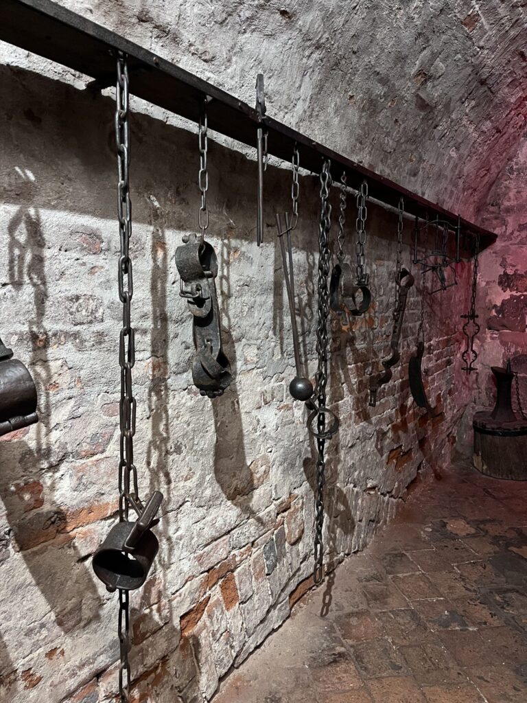 拷問道具の画像