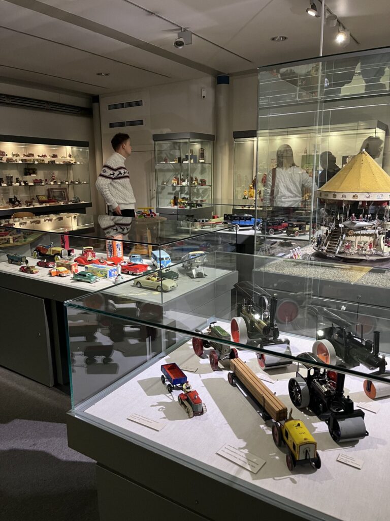 おもちゃ博物館の展示、ミニカーなど