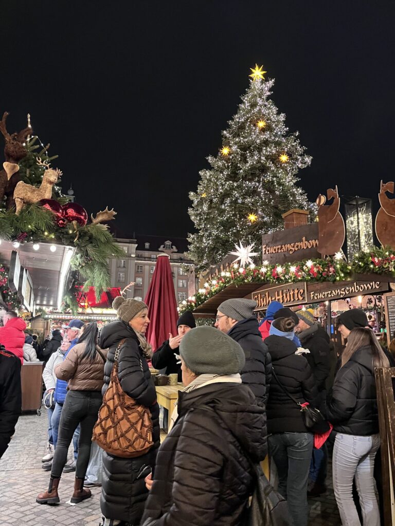 クリスマスマーケットの様子