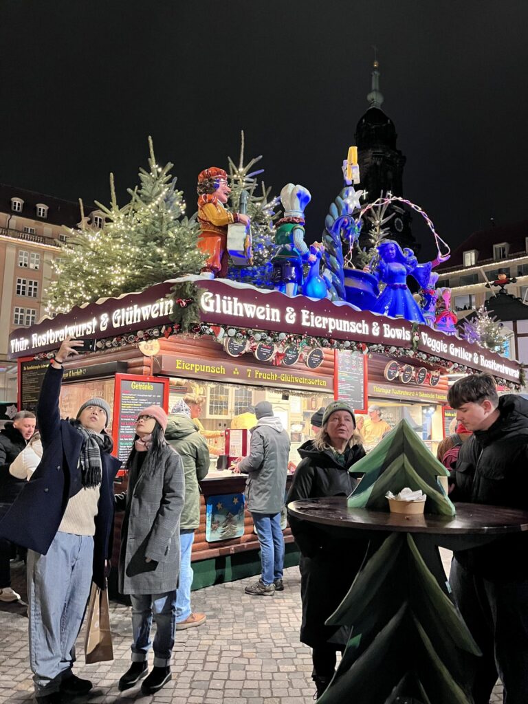 クリスマスマーケットの屋台