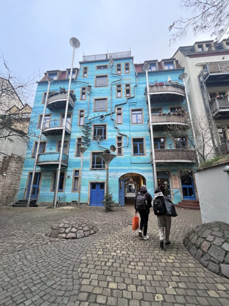 アートが描かれた建物