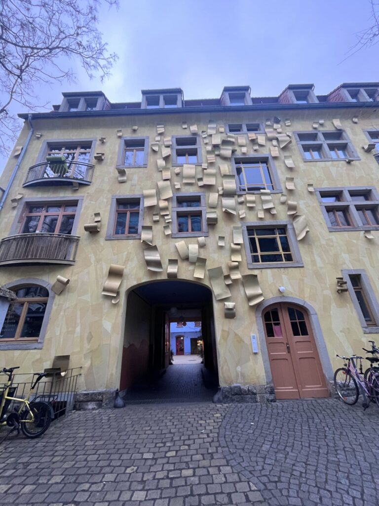 アートが描かれた建物