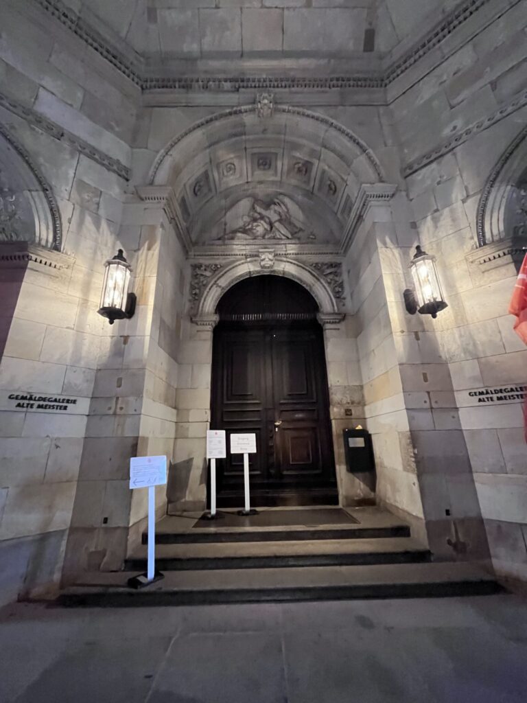 美術館の入り口