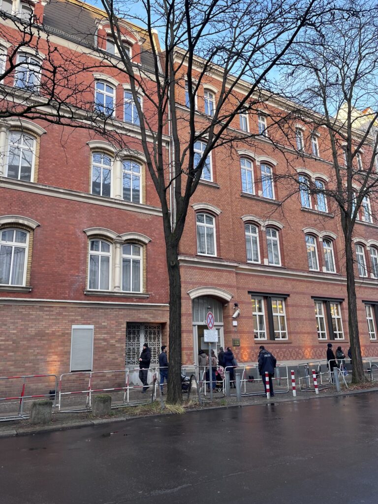 シナゴーグの入り口の様子