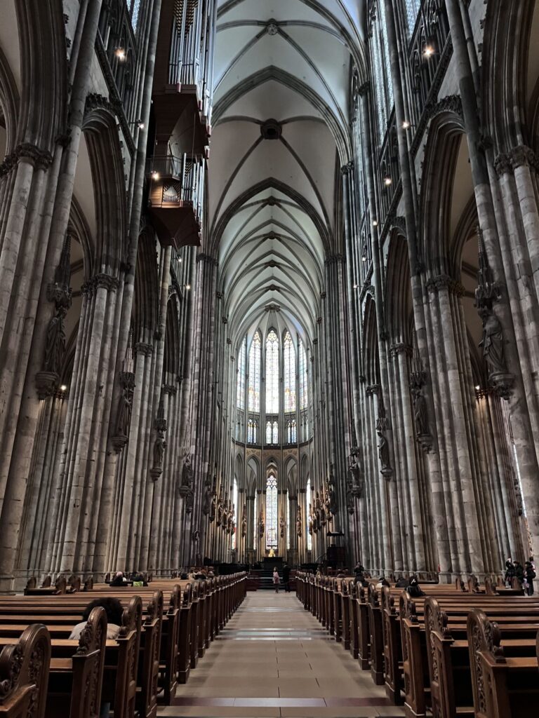 ケルン大聖堂の内部