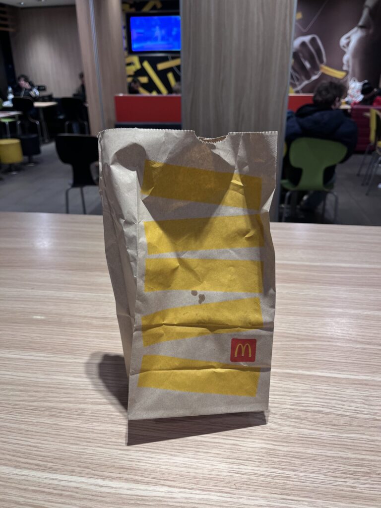 マックの店内
