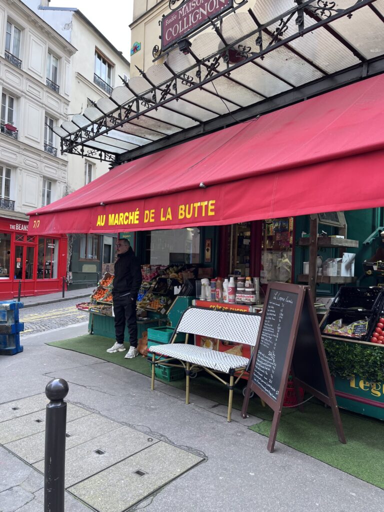 『アメリ』に出てくる八百屋の外観