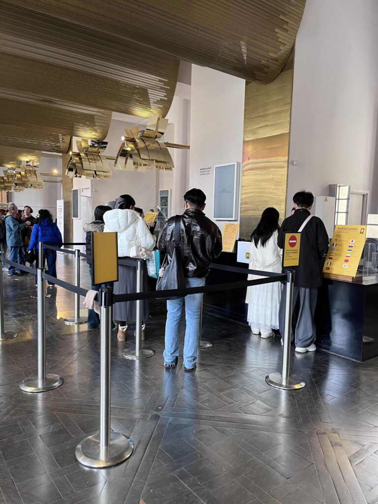 ヴェルサイユ宮殿の内部、オーディオガイド売り場