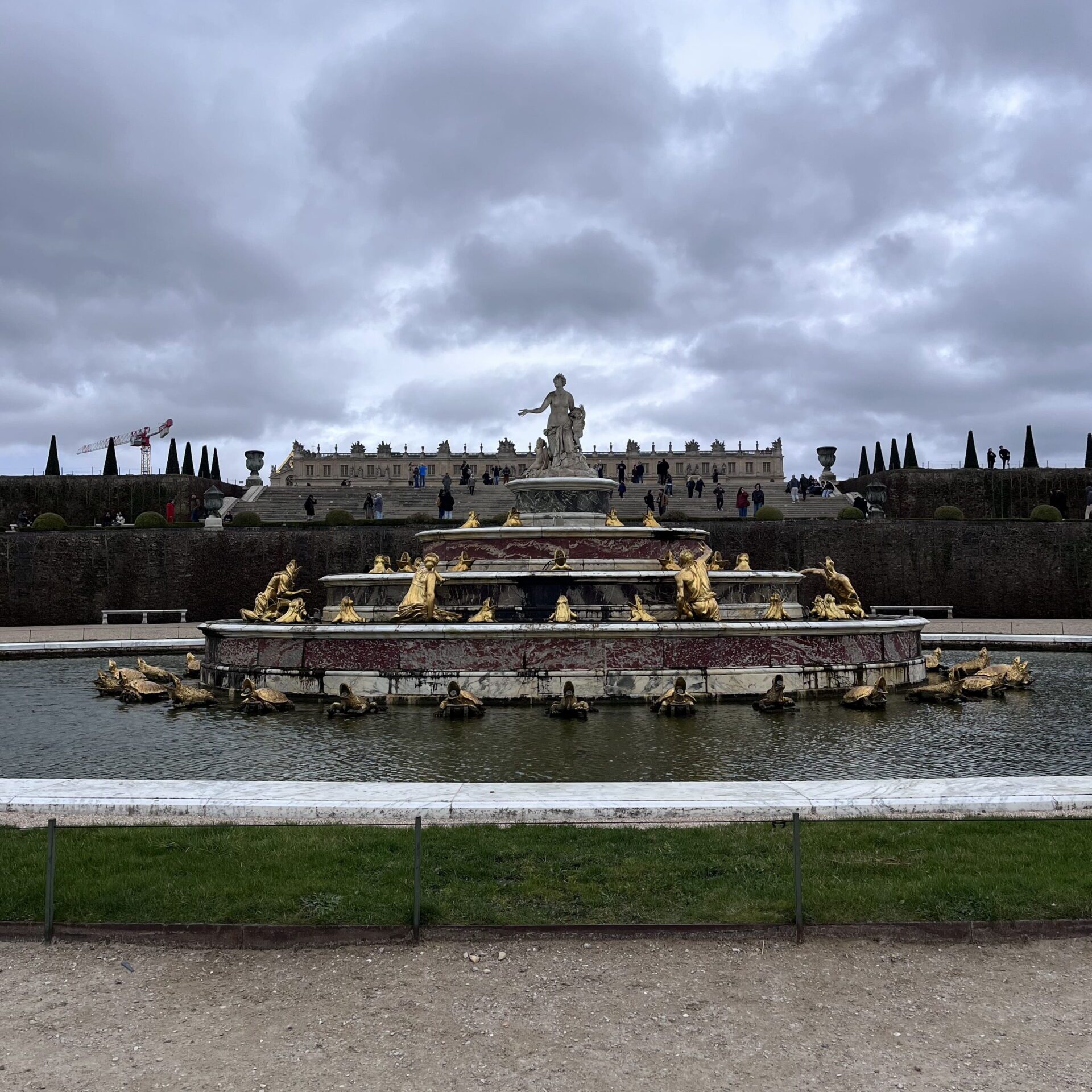 ヴェルサイユ宮殿の庭園の噴水