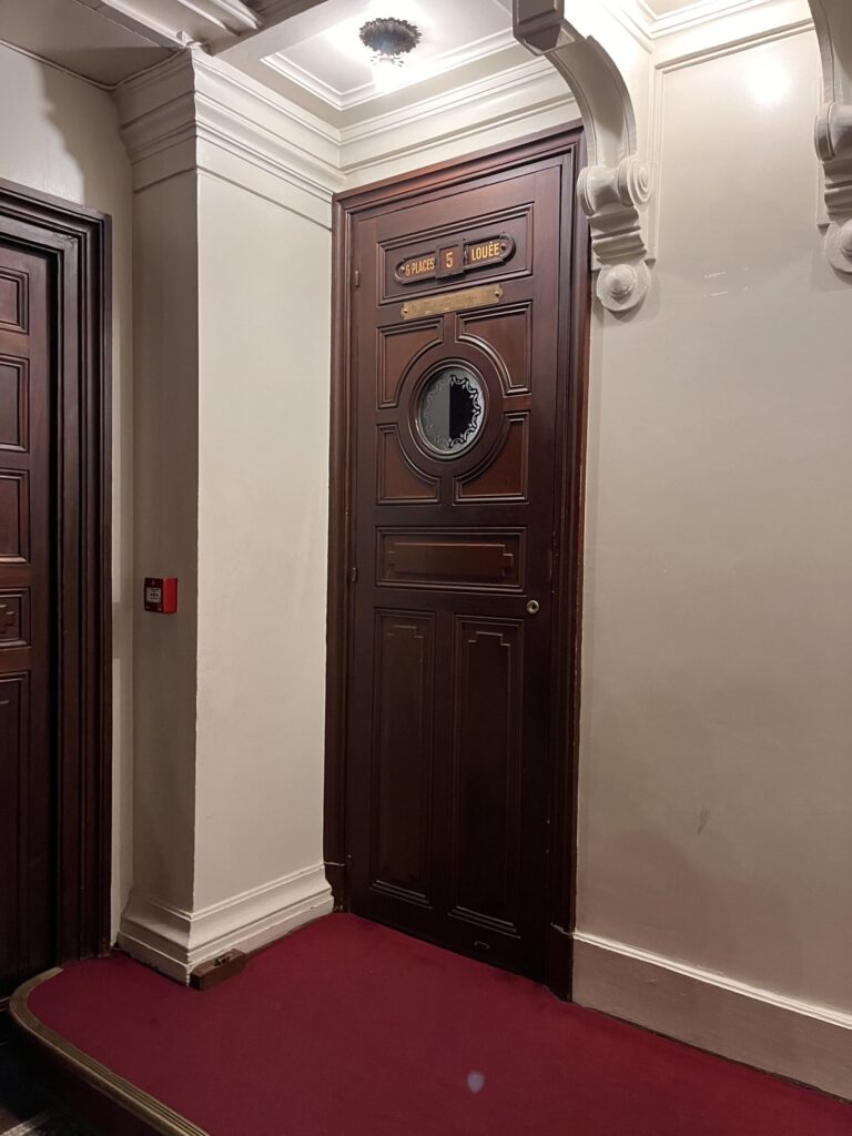 オペラガルニエの扉