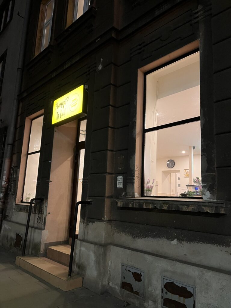 ピエロギ専門のチェーン店Przystanek Pierogarniaの外観