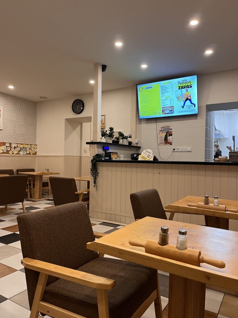 ピエロギ専門のチェーン店Przystanek Pierogarniaの内観