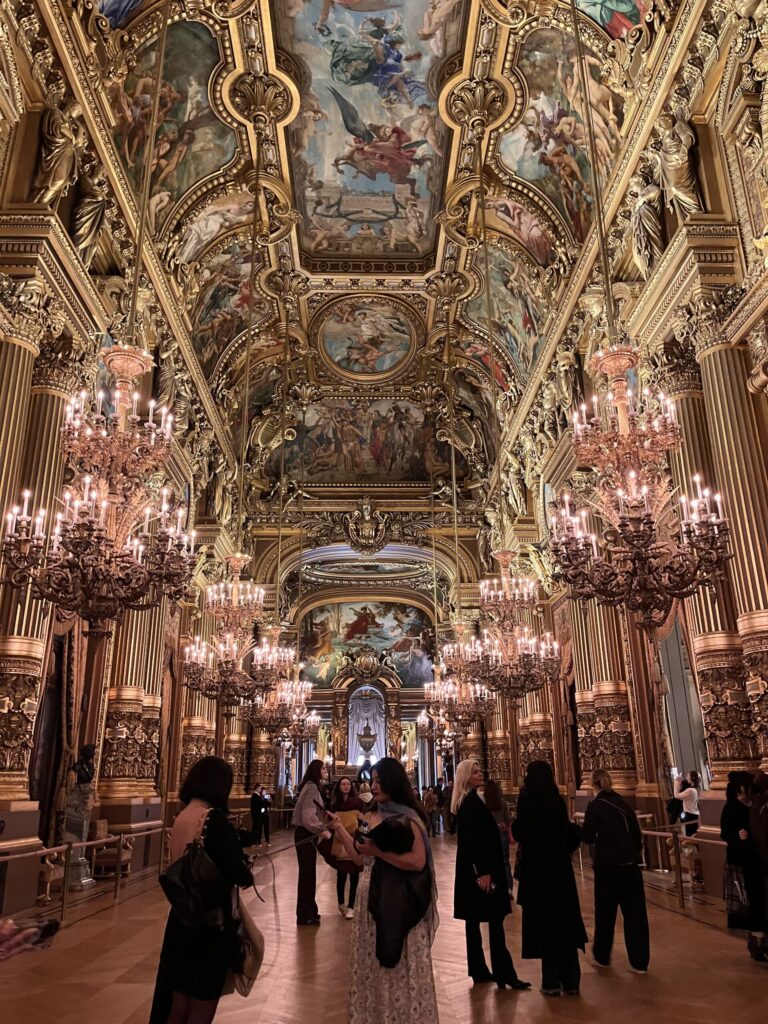 オペラガルニエの玄関ホール