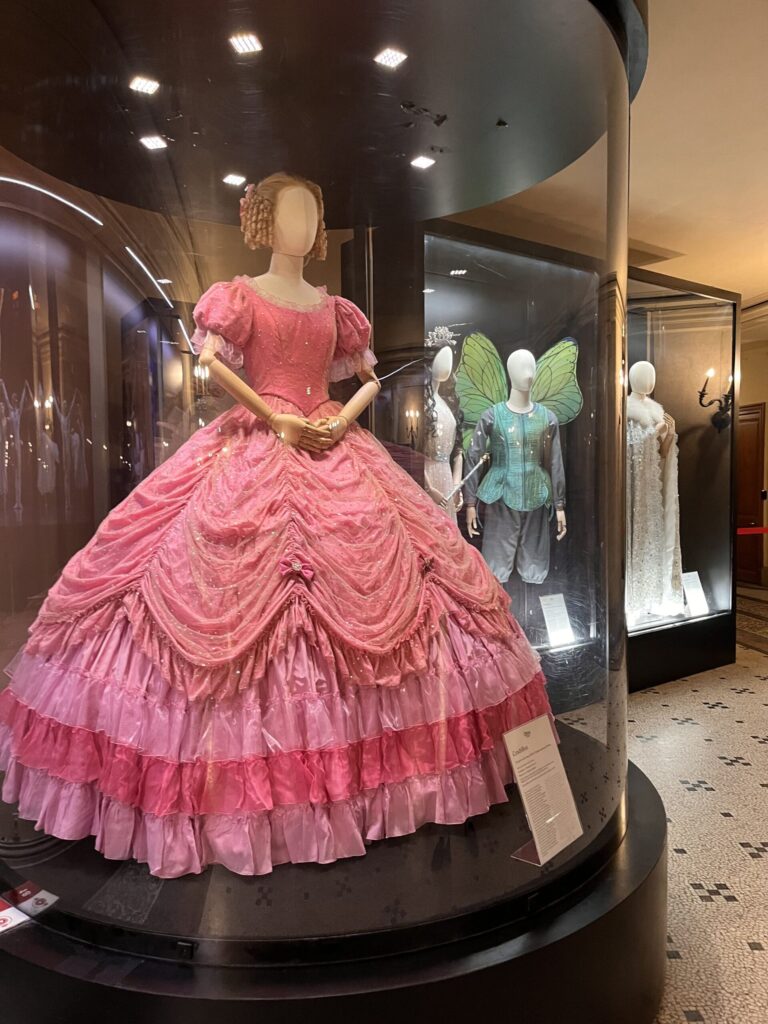 オペラ版シンデレラの衣装