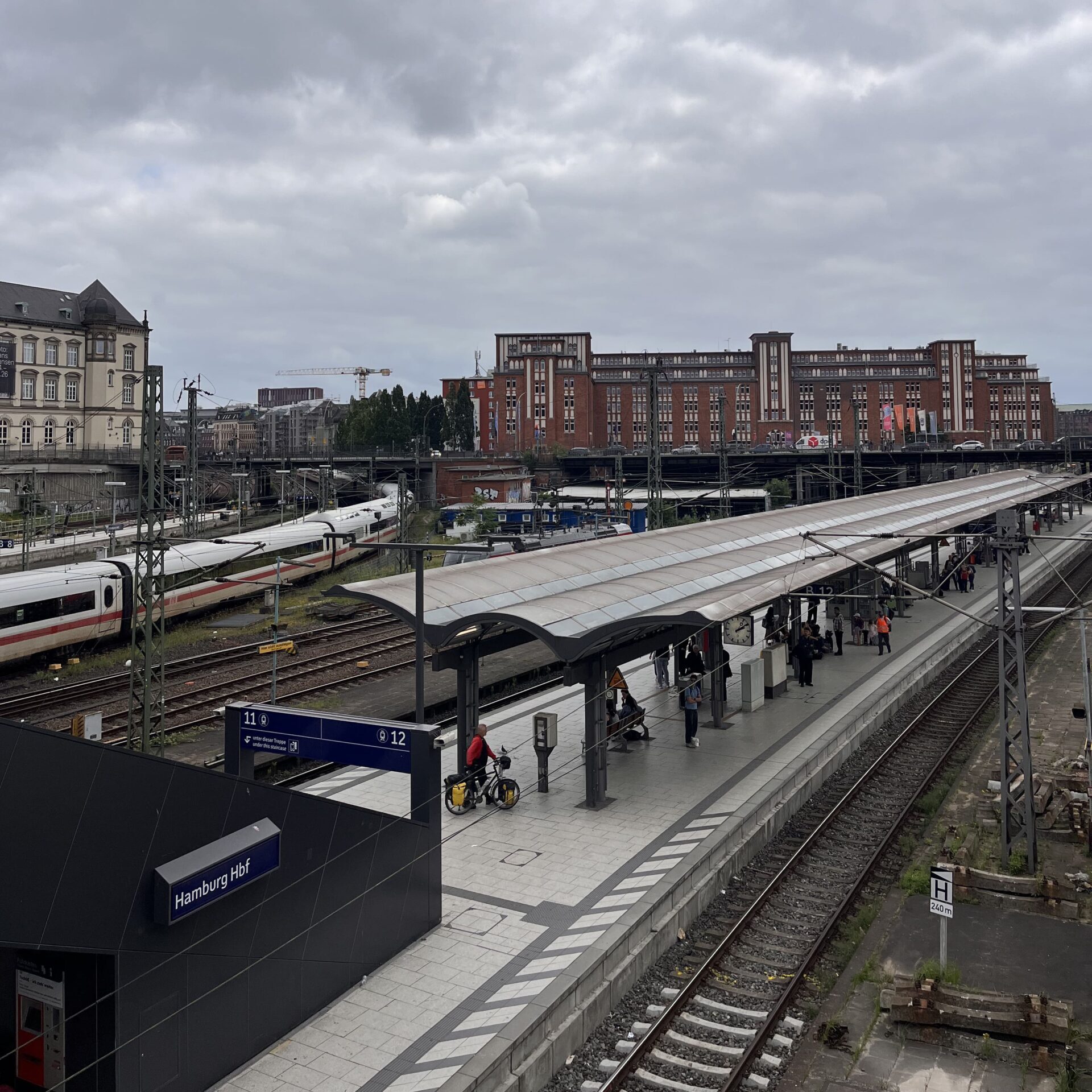 駅のホーム